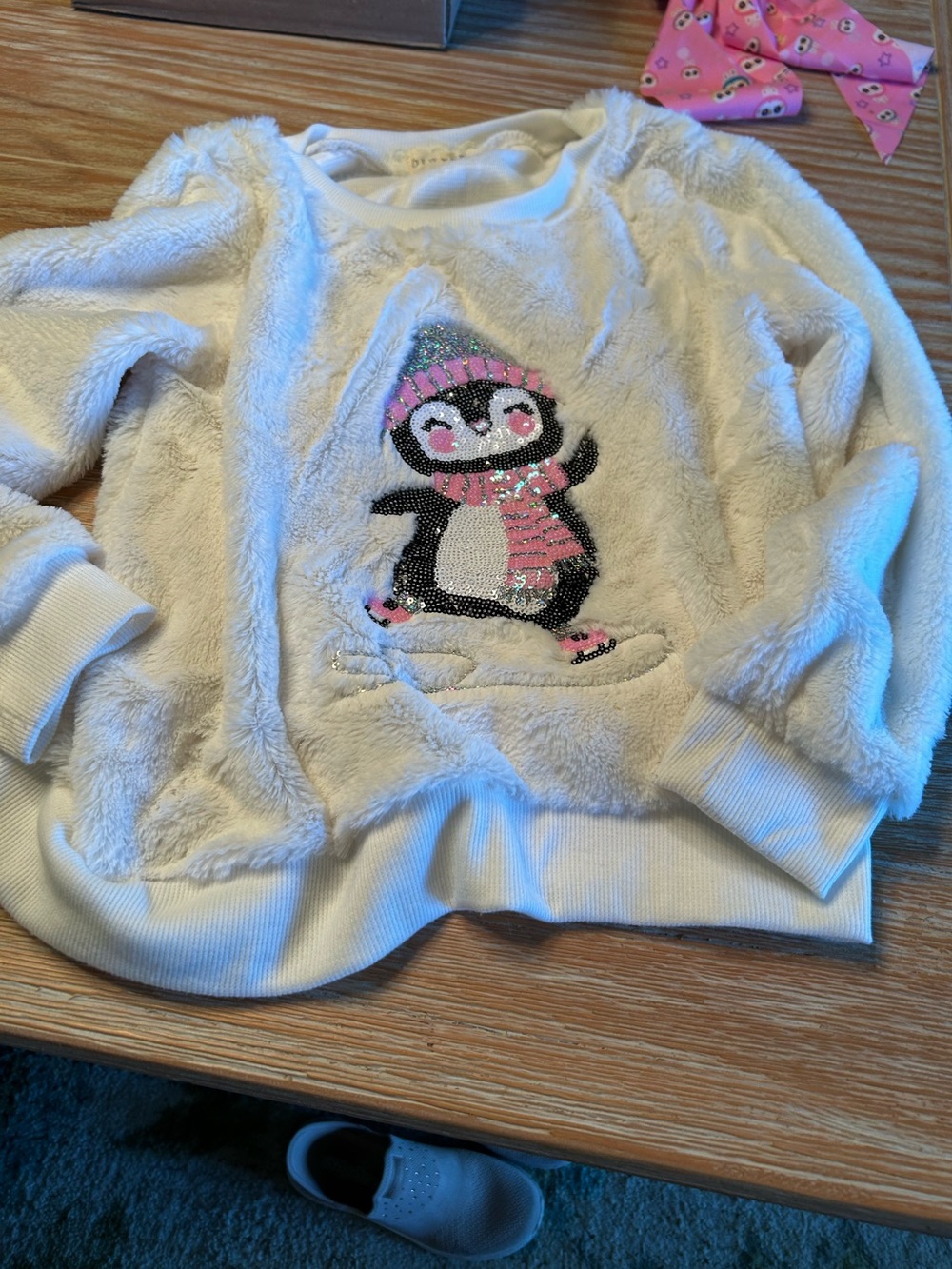Cozy Fuzzy Penguin Sweatshirt with Sequins - White & Pink Sz 10 just like new